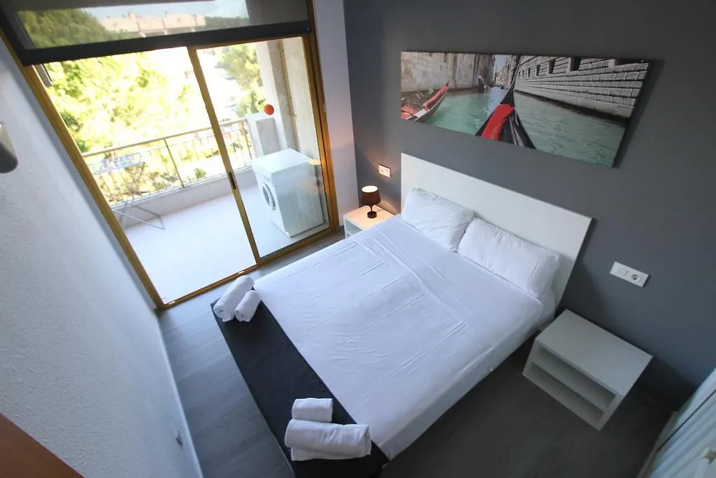 C&B Apartamento Catalunya 92 サロウ
